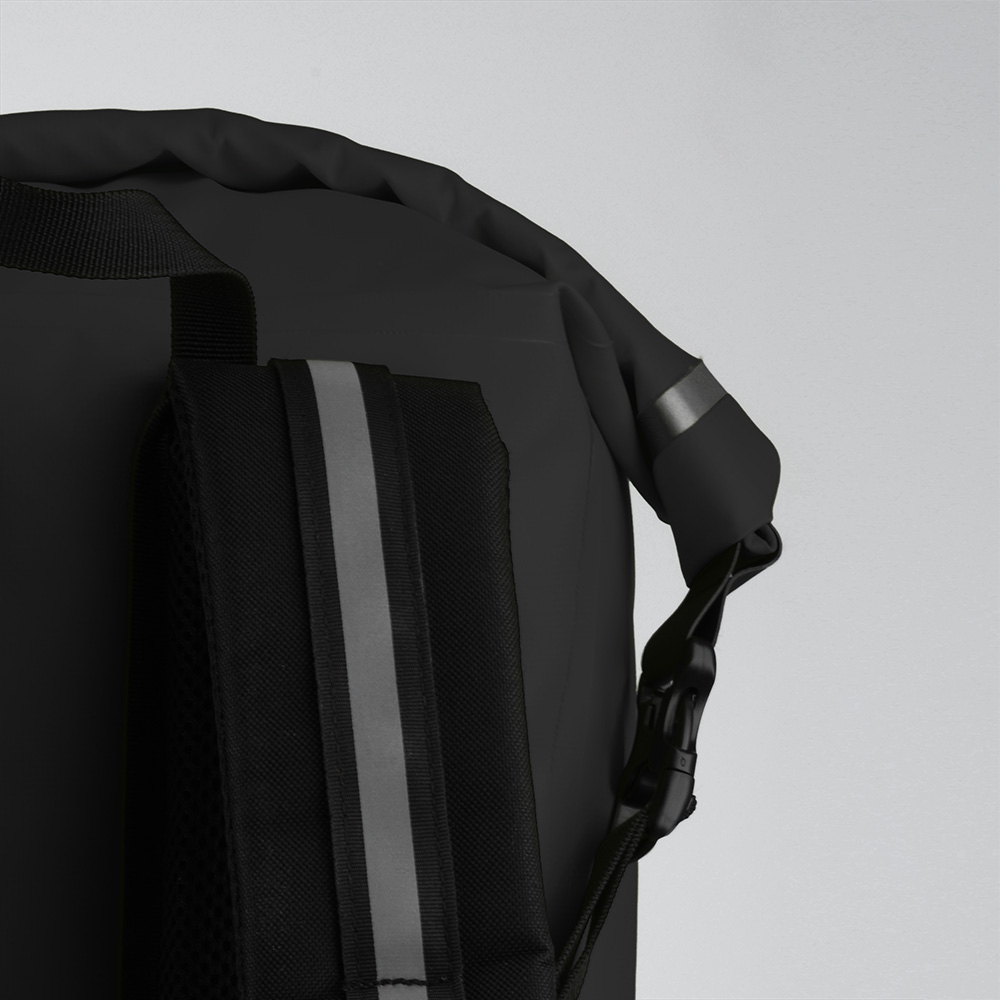 Aqua V 12 Backpack Black