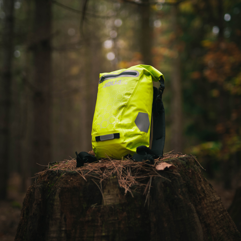 Aqua V 12 Backpack Fluo