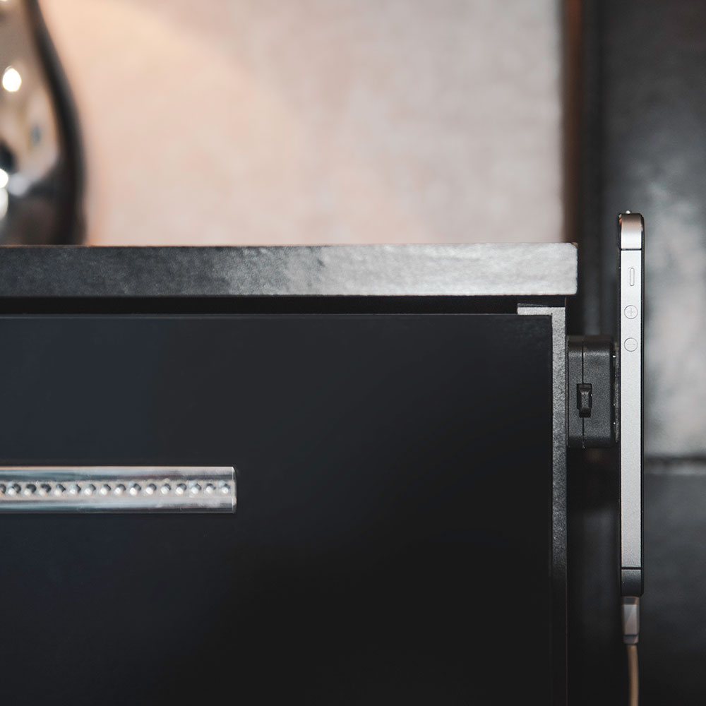 CLIQR Surface Device Mount