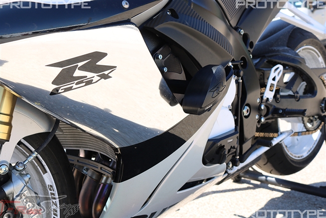 Suzuki GSX-R600 / GSX-R750 No Cut Frame Sliders - Black